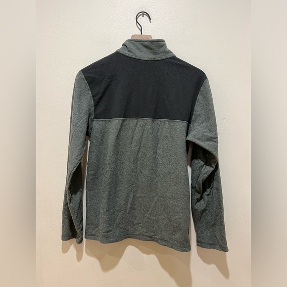 The North Face Grey Long Sleeve Half Zip Fleece Pullover - Boy’s Size XL (18/20) - Picture 2 of 7